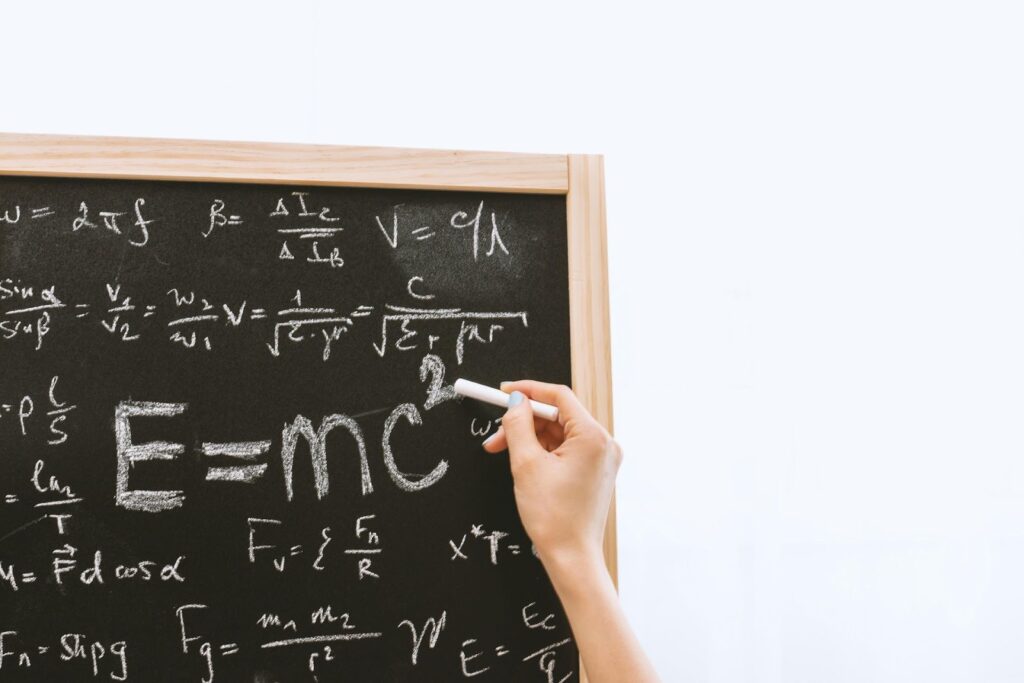 扑克机器人如何使用数学和概率模型来计算游戏的赔率